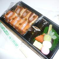 とんかつ まい泉 青山本店 - ふたを開けてみました。