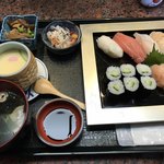 Uohiro - 寿司定食＝１０８０円