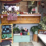 AFRO CREPE - 店舗  カウンター