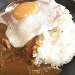 カレーグリル 徳右衛門 - ベーコンエッグ＋ご飯増量ver