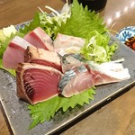 飲んべぇ食堂 らくだ屋 - 刺身盛合せ(ハーフ)
