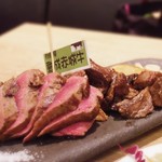 Sakuradaibaru - 赤城熟成肉＆牛ハラミの2種盛り合わせ　2,380円