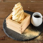 黑糖蜜黄豆粉冰淇淋 (香草or抹茶)