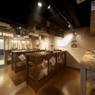 ＜有楽町2号店＞喫煙可・店内8名テーブル（椅子あり）【電源あり】