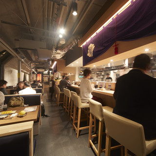 ＜有楽町総本店＞カウンター