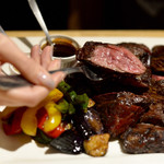 T8 Steak House - ステーキ2種類＆彩り野菜盛合せ