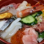 海鮮丼を別角度で。