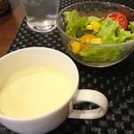 レストランHIRO - シェフおまかせプレートランチ1,400円のサラダと、冷製コーンスープ