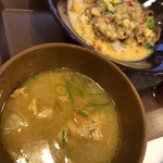 すき家 - チーズドリ牛丼
カレー豚汁