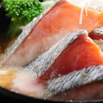 下町ウルフ - 北海道といえば！鮭のちゃんちゃん焼き！ウルフは陶板焼きで！