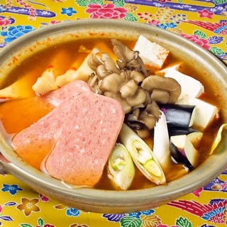 Okinawa Izakaya Paradaisu - 鍋始まってます
                        沖縄と韓国のコラボ鍋がオススメ！
                        トッポギやスパムが入ったオリジナルプデチゲ鍋は必食ですよー