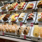 ラグノオ - 「チョコバナナ」や「フルーツロール」も美味しそう！！