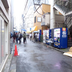 ラーメン二郎 - 到着時16:11