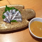 小料理 石蕗 - きびなごの刺身（サービスしてもらいました）