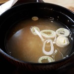 もりや食堂 - カツカレー(600円)　味噌汁アップ