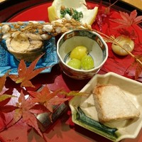 日本料理 太月 - ☆八寸   子持ち鮎の煮浸し  秋刀魚の小袖寿司  銀杏 
                  菊菜の ごまあえ