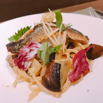 創作イタリアン Gemelli - 大根おろしが秋刀魚ちゃんの下に潜んでいます(^.^)