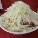 ラーメン野菜マシ　750円