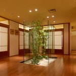 Kani Douraku - 落ち着いた「和」の空間が楽しめる個室