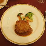 マゼランズ - 三元豚のカツレツ（チーズ入り）、粒マスタードソース