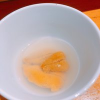 鮨 なかがわ - ハマグリの旨味とウニの甘み。期待感が高まるスタート