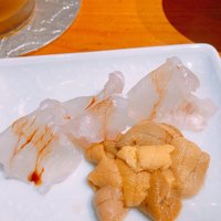 鮨 なかがわ - 塩で締めたヒラメは旨味が凝縮。これに壱岐産のウニの甘みがよく合う