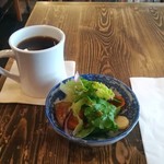 ブリコラージュ ブレッド アンド カンパニー ダイニング・カフェ - モーニングのコーヒーはラージサイズで、たっぷりいただけます♪　でも私は、帰りにさらに、コーヒーお代わりしてテイクアウトもしちゃいます。(^ー^)v