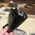 寿司つばさ - 造りツマの手巻き、いぶりがっこを合わせてくれる