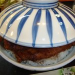 グリルやまだ - はみだしてます。