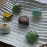 遊季の里 - 到着時の抹茶サービスの和菓子