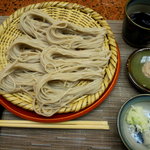 戸隠講社　山本館 - 【夕食】ざるそば　地大根（戸隠大根）の大根おろし、刻み葱、山葵