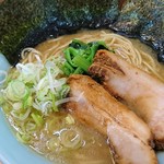 らー麺 たまや零式 - たま家(いえ)ラーメン750円ミニライス付✌️