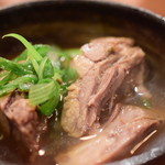 酒場シナトラ - 牛タンと九条葱の肉吸い@980円