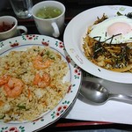 ほびーい喫茶店 - エビピラフ600円と、焼きソバ600円