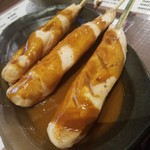 博多かわ屋 - 名物の「シギ焼き (210円)」