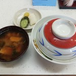 Mimasuya Shokudou - 豆腐たくさんのぬるい味噌汁とお新香付