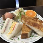 カトレア - サンドイッチと、バタートースト両方が味わえますよ(2018.10.20)