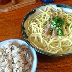 八重山そば＋ジューシーセット（600円）