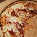 ピエトロ - ソーセージとチーズのピザ