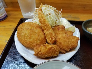 Izakaya Yupi - ミックスフライ、キメの細かい衣が良かった