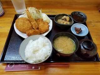 Izakaya Yupi - ランチ「ミックスフライ定食 (980円)」