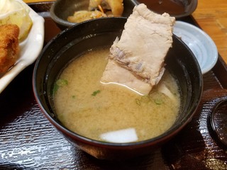 Izakaya Yupi - 魚のアラの入ったお味噌汁