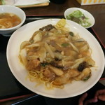 熊猫 - 鶏もものあんかけ焼きそば　780円