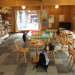 藪原宿にぎわい広場 笑ん館 - 館内で食べられます