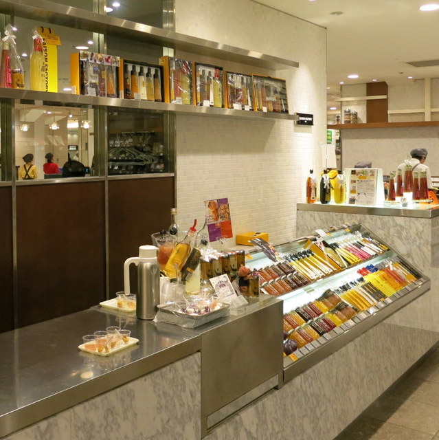 セゾンファクトリー 伊勢丹新宿店 Saison Factory 新宿三丁目 その他 食べログ