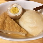 谷中銀座 写楽 - 「おでん」はんぺん。厚揚げ、カジった玉子。各100円也。