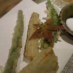 あめこや - 季節野菜の天ぷら；アップ