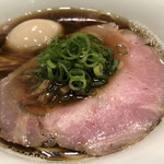 創作麺工房 鳴龍 - 大きな低温調理チャーシュー