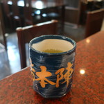 Inakazushi Honjin - 熱いお茶