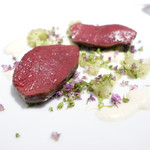 レフェルヴェソンス - 蝦夷鹿サーロインのロティ、帆立のソースとコールラビ、紫蘇